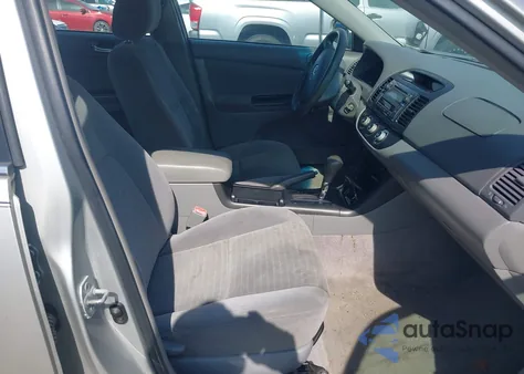 2006 Toyota Camry Le z USA, uszkodzony, nr VIN 4T1BE32KX6U147370